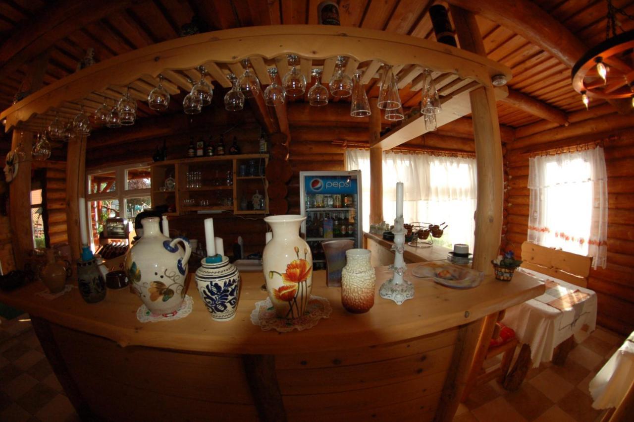 Roenk-Wellness Panzio Mezopeterd Bed & Breakfast Exterior photo